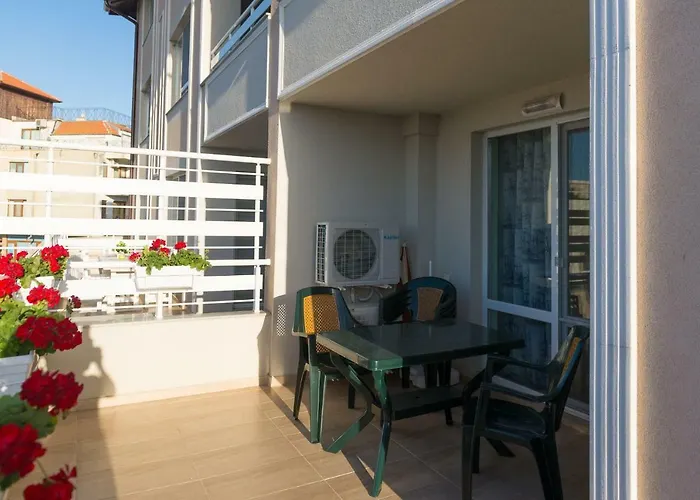 Apartament Hiora Vasiliko *