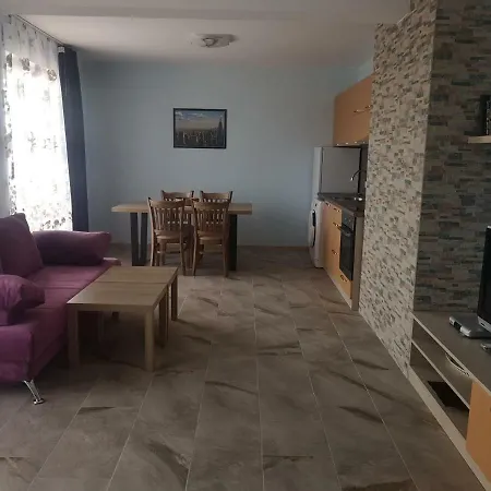 Hiora Vasiliko 公寓 茨雷沃